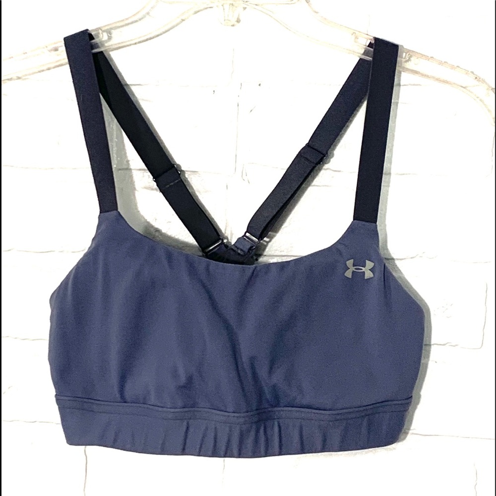 🌸 Under Armour  Sports Bra Size Medium Purple